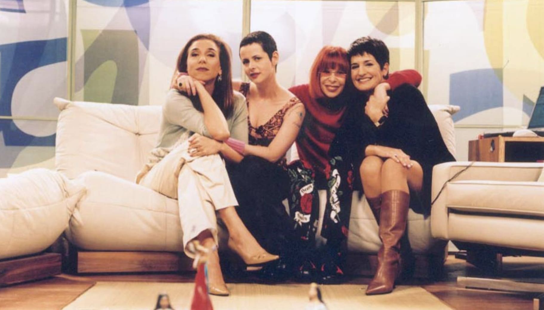 Rita Lee na primeira formação do Saia Justa, ao lado de Marisa Orth, Fernanda Young e Mônica Waldvogel