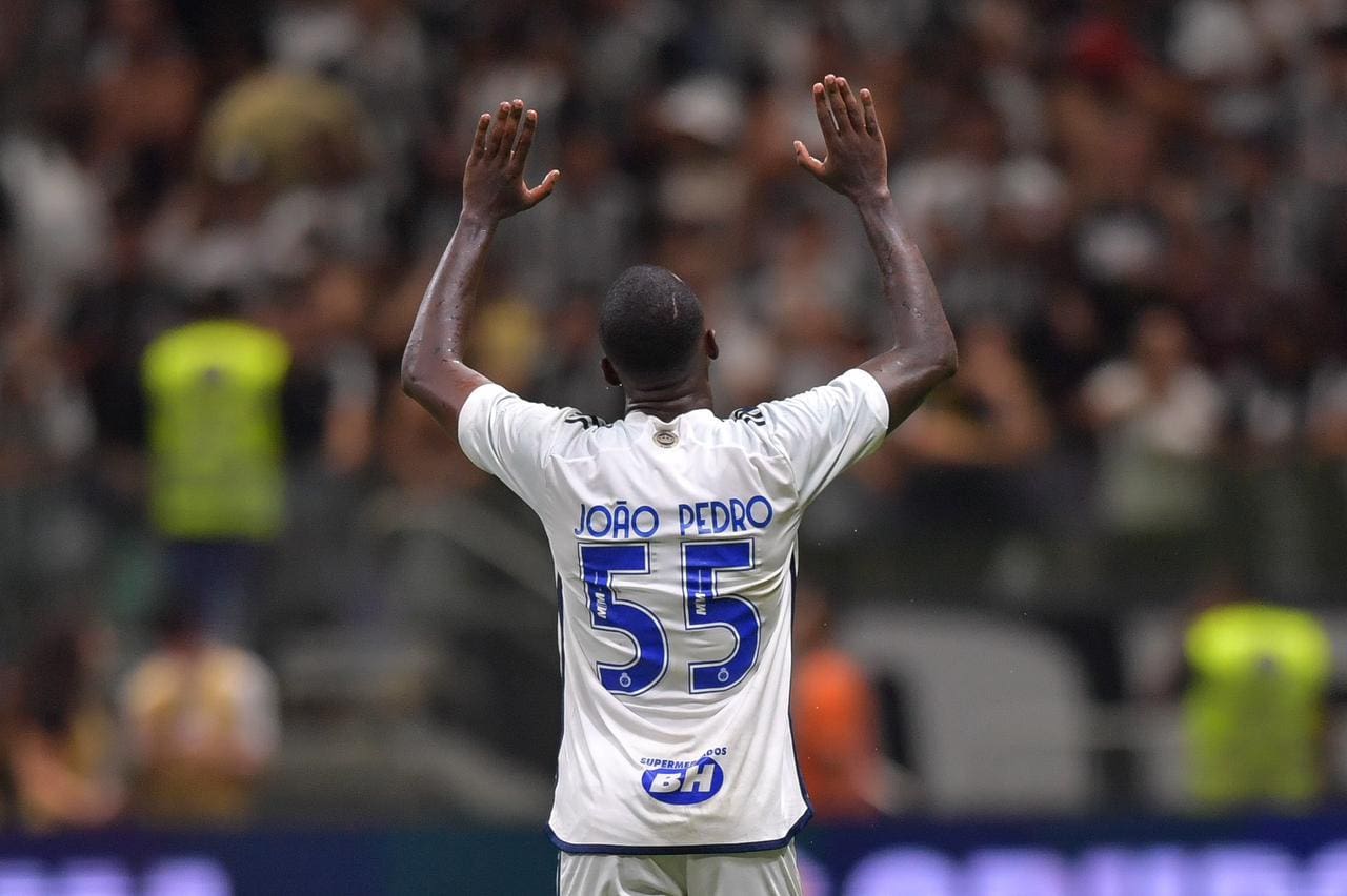 João Pedro marcou o segundo gol da vitória celeste no clássico contra o Galo
