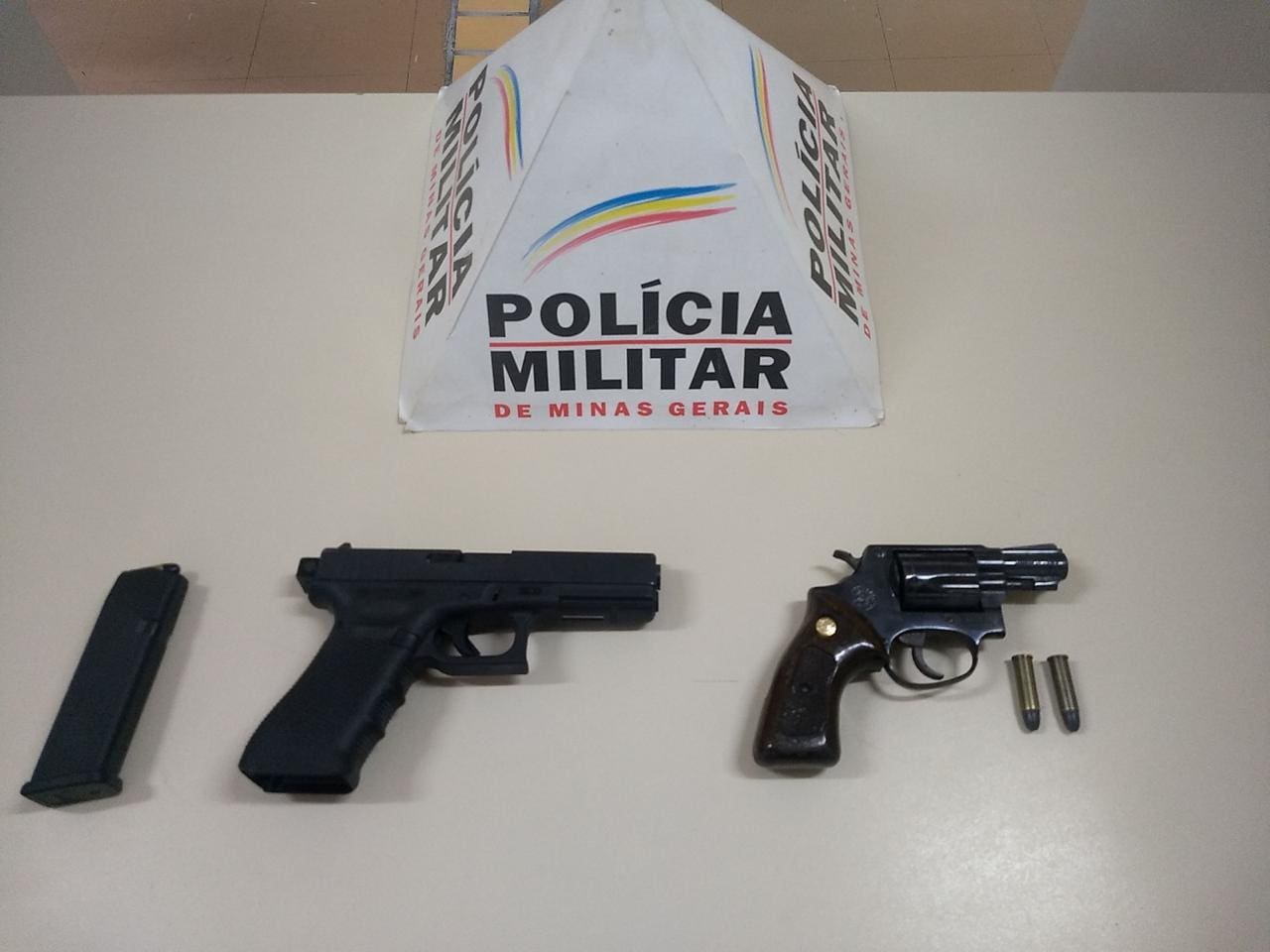 Armas e munições apreendidas no sítio