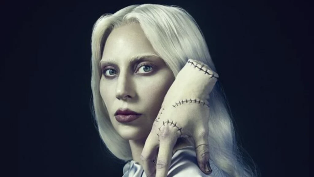 Lady Gaga como Rosaline Rotwood em Wandinha
