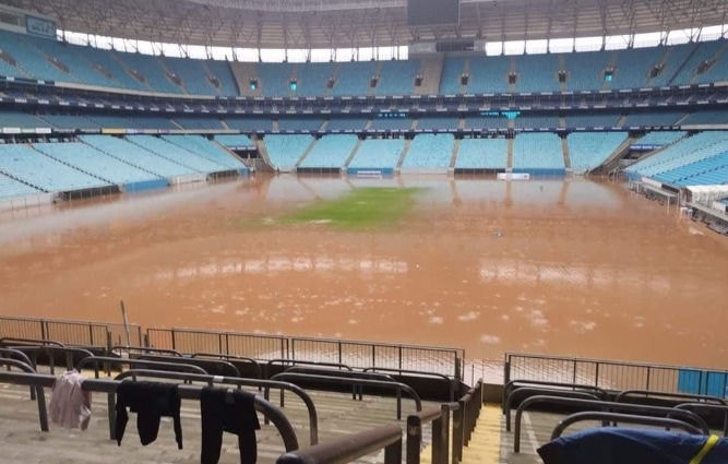 A Arena do Grêmio foi inundada no sábado (4/5) por conta do temporal em Porto Alegre