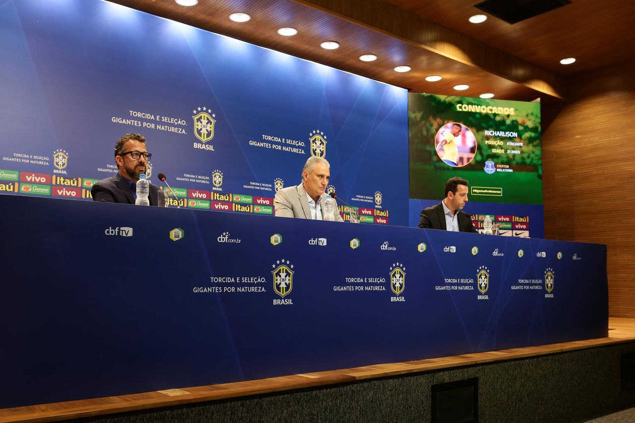 Sem jogadores dos semifinalistas da Copa do Brasil, Tite anunciou os 23 jogadores que representarão o Brasil nos amistosos de outubro