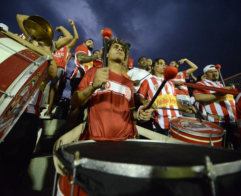Villa Nova completa 116 anos com festa da torcida em Nova Lima
