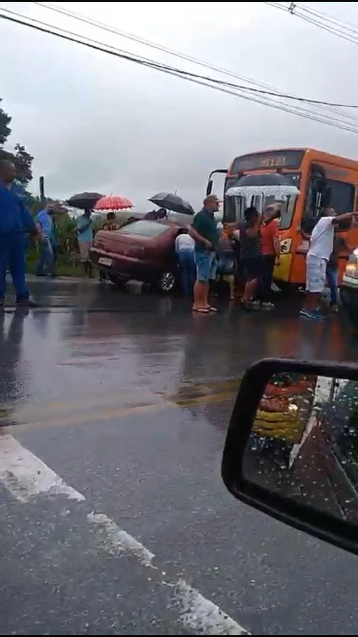 Acidente ocorreu na manhã desta terça-feira (24), na rodovia LMG-808, sentido Esmeraldas