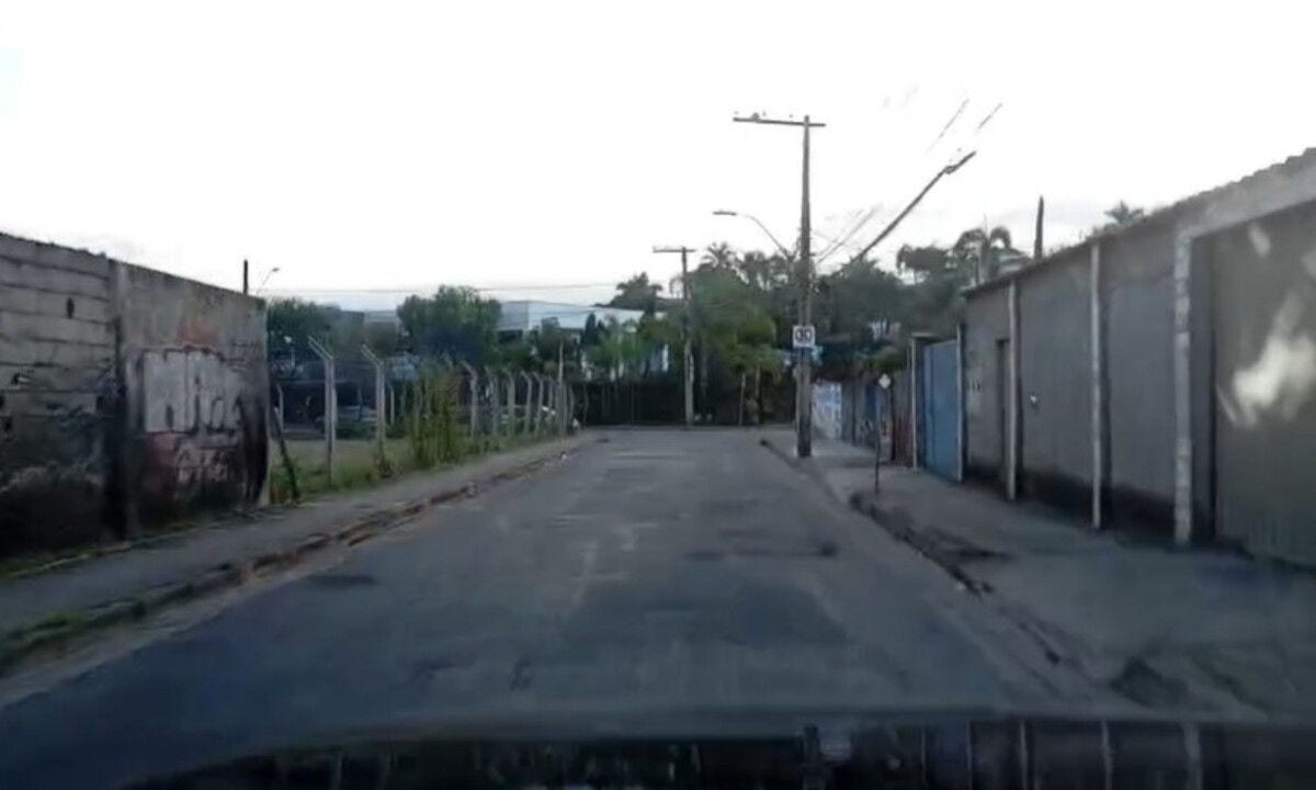 De acordo com o denunciante, o recapiamento da via foi feito de forma irregular.