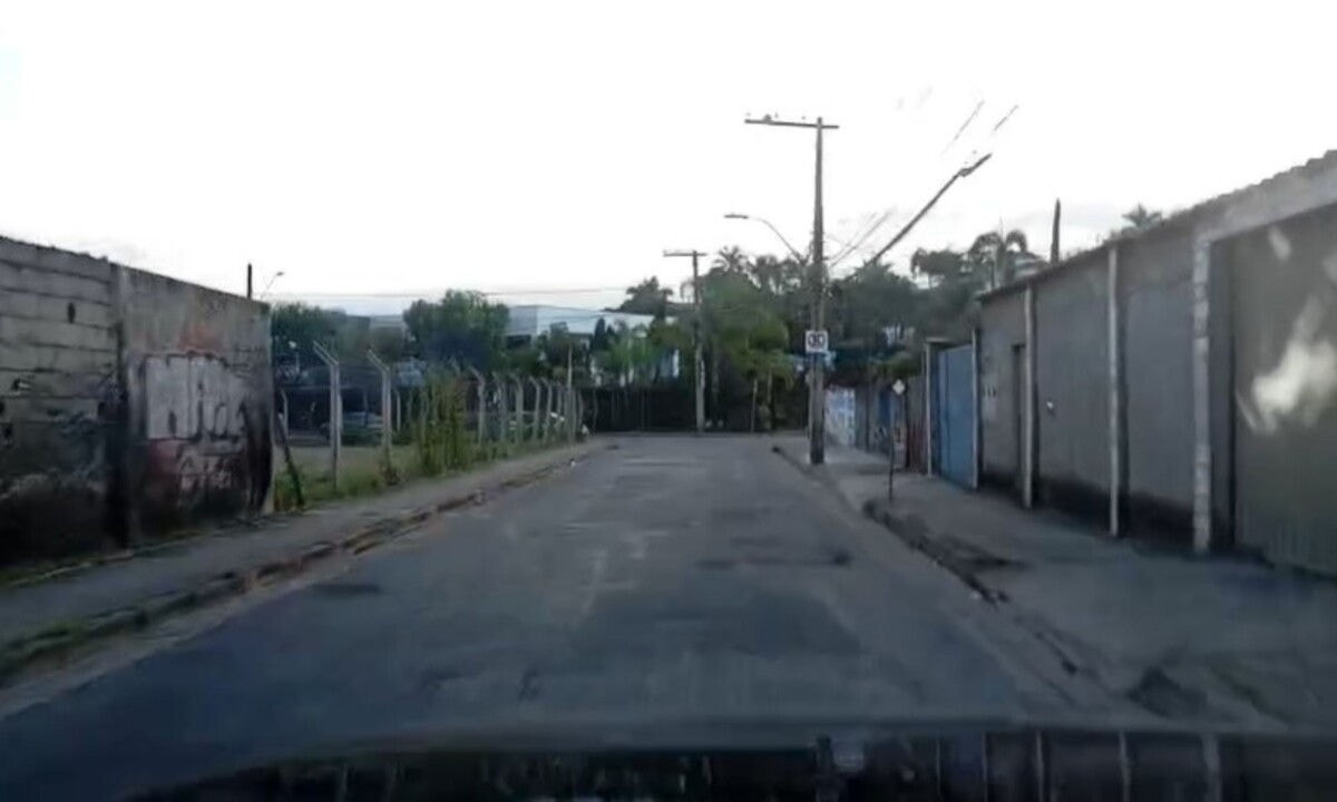 De acordo com o denunciante, o recapiamento da via foi feito de forma irregular.