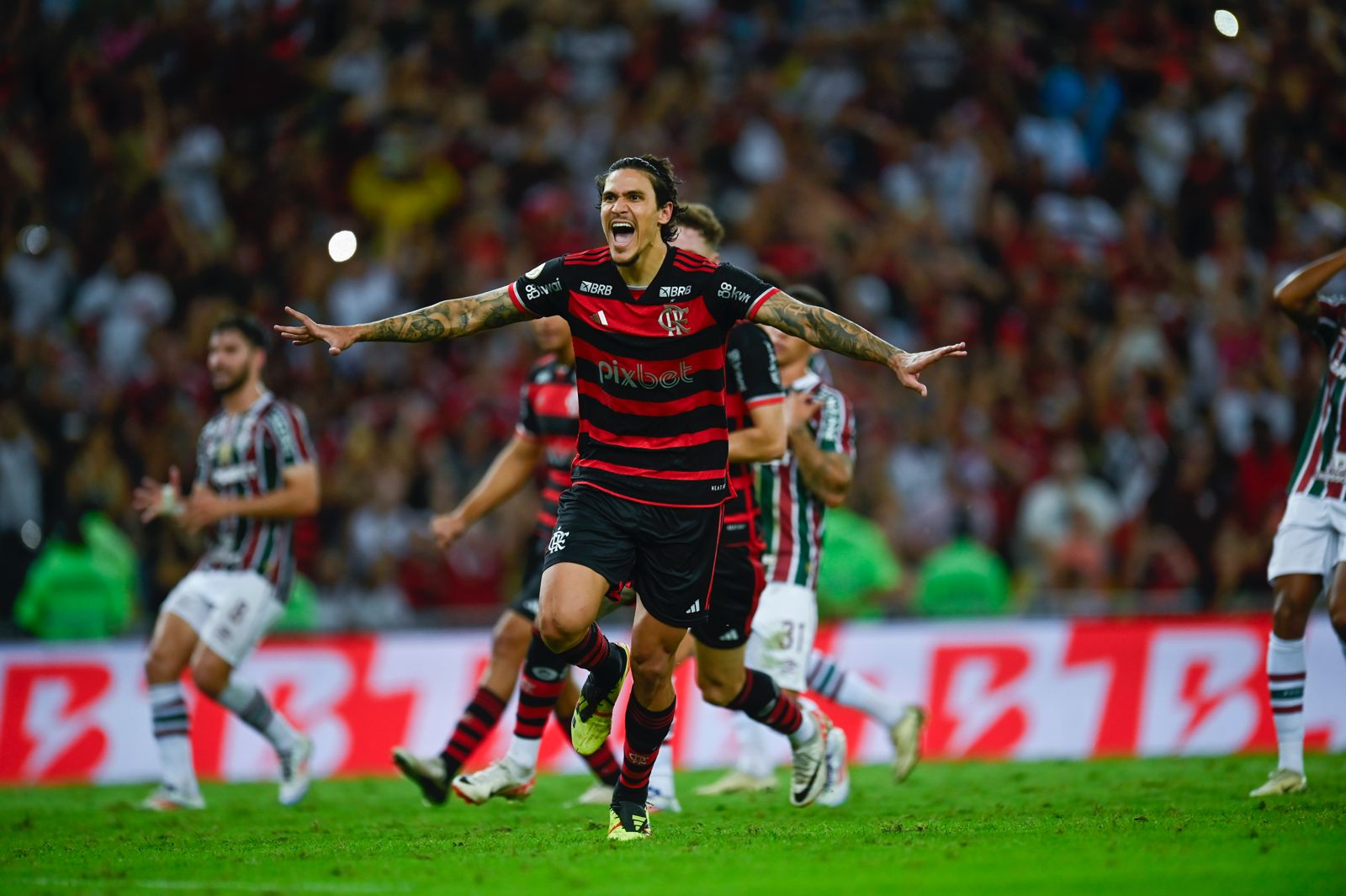 Flamengo vence o Fluminense por 1 a 0 pela 11ª rodada do Campeonato Brasileiro 