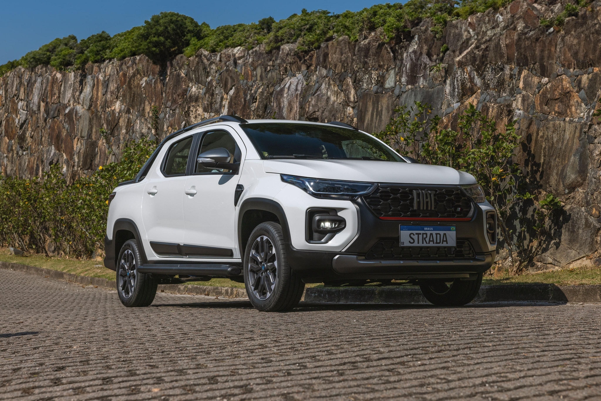 Fiat Strada Ultra estreou na linha 2024 da picape com motor 1.0 turbo, de 130 cv