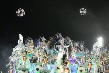 Portela-carnaval-do-Rio-de-Janeiro-2015-foto-Fernando-Maia-Riotur_201502170086jpg A Portela fez um grande espetáculo durante sua passagem pela avenida
