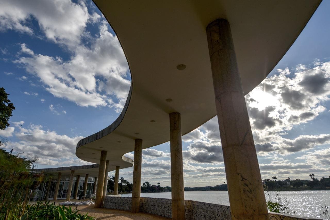 Filme destaca a relação que Oscar Niemeyer tinha com o conjunto arquitetônico da orla da Pampulha