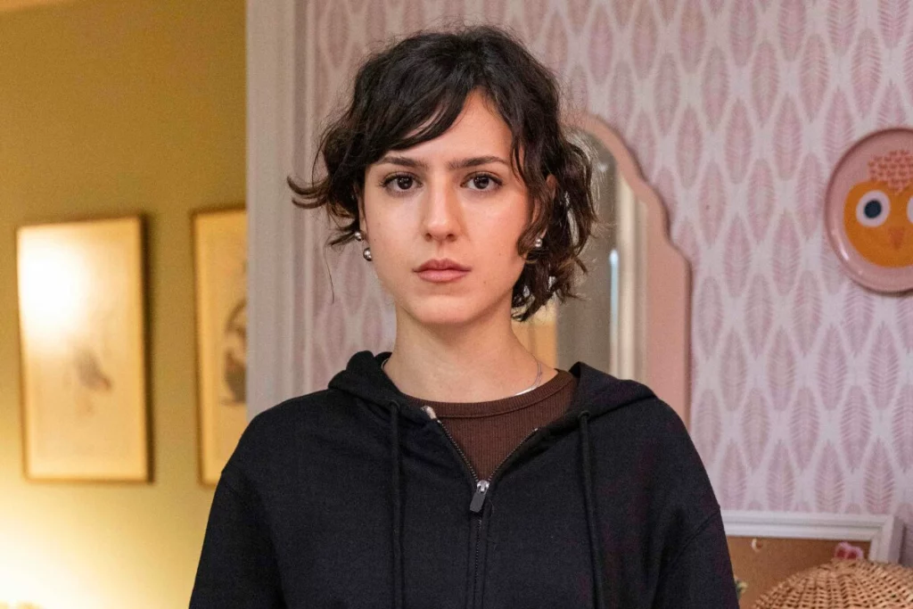 Nina (Flora Camolese)