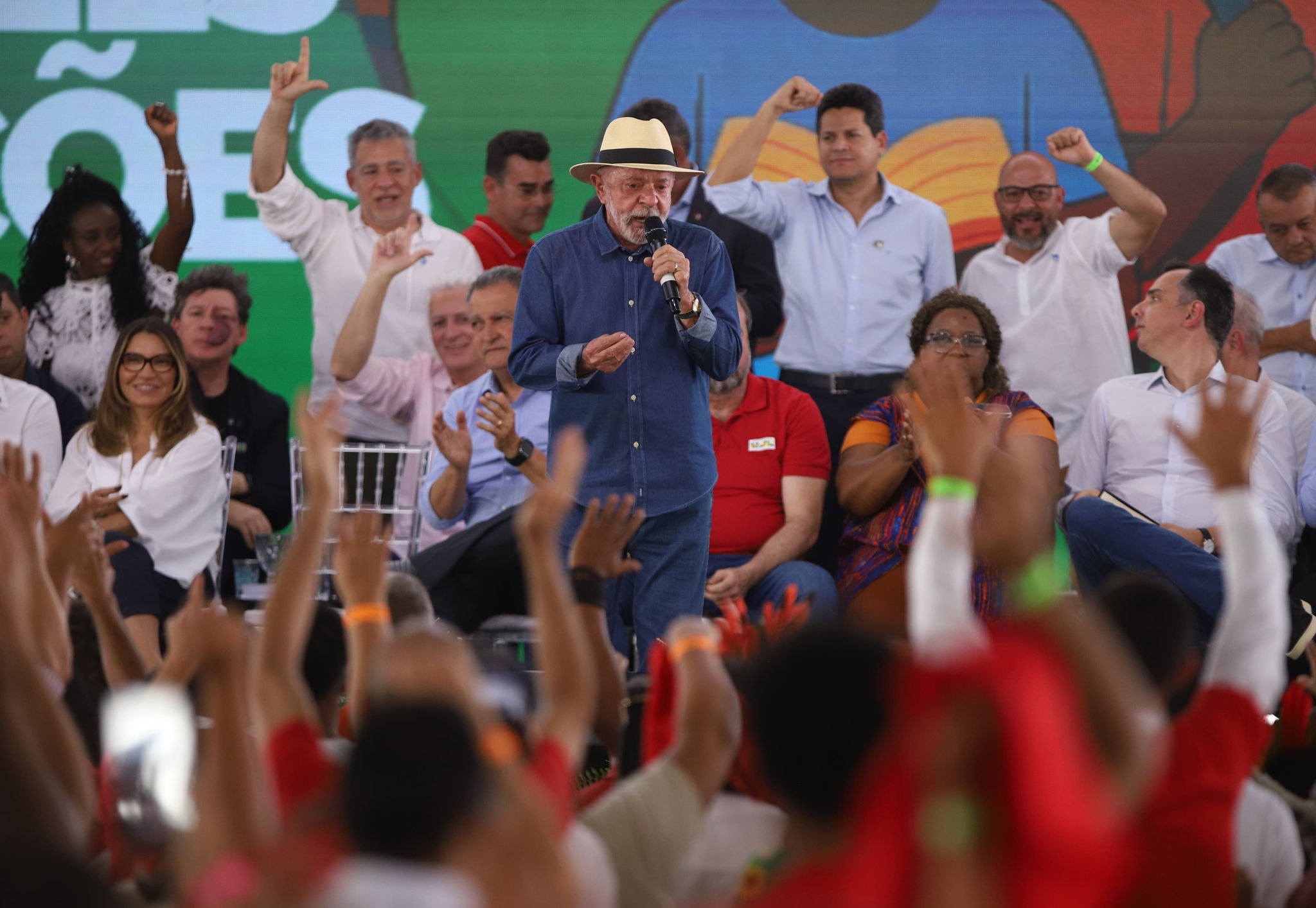 O presidente Luiz Inácio Lula da Silva (PT) ainda criticou o deputado federal Eduardo Bolsonaro (PL-SP) durante o discurso em Minas Novas, Vale do Jequitinhonha, nesta quinta-feira (24/7)