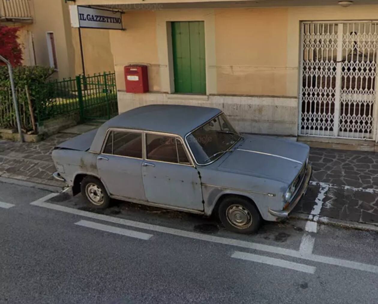 Carro que ficou quase 50 anos estacionado no mesmo lugar será exposto na Itália