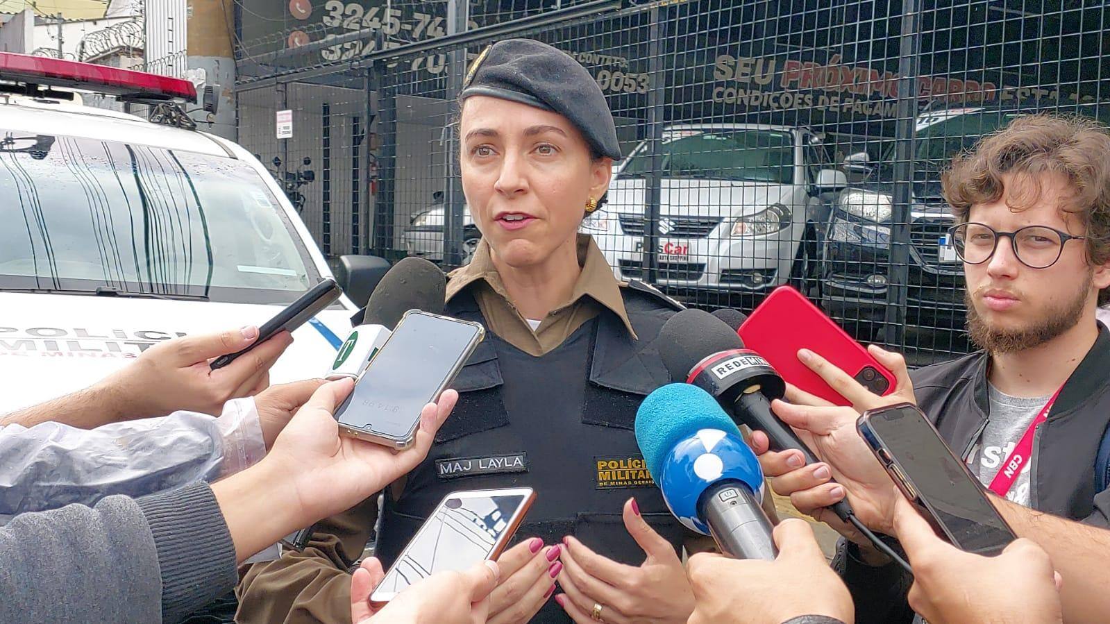 Equipes do Bope e da Polícia Militar estão no local e negociam com o suspeito.