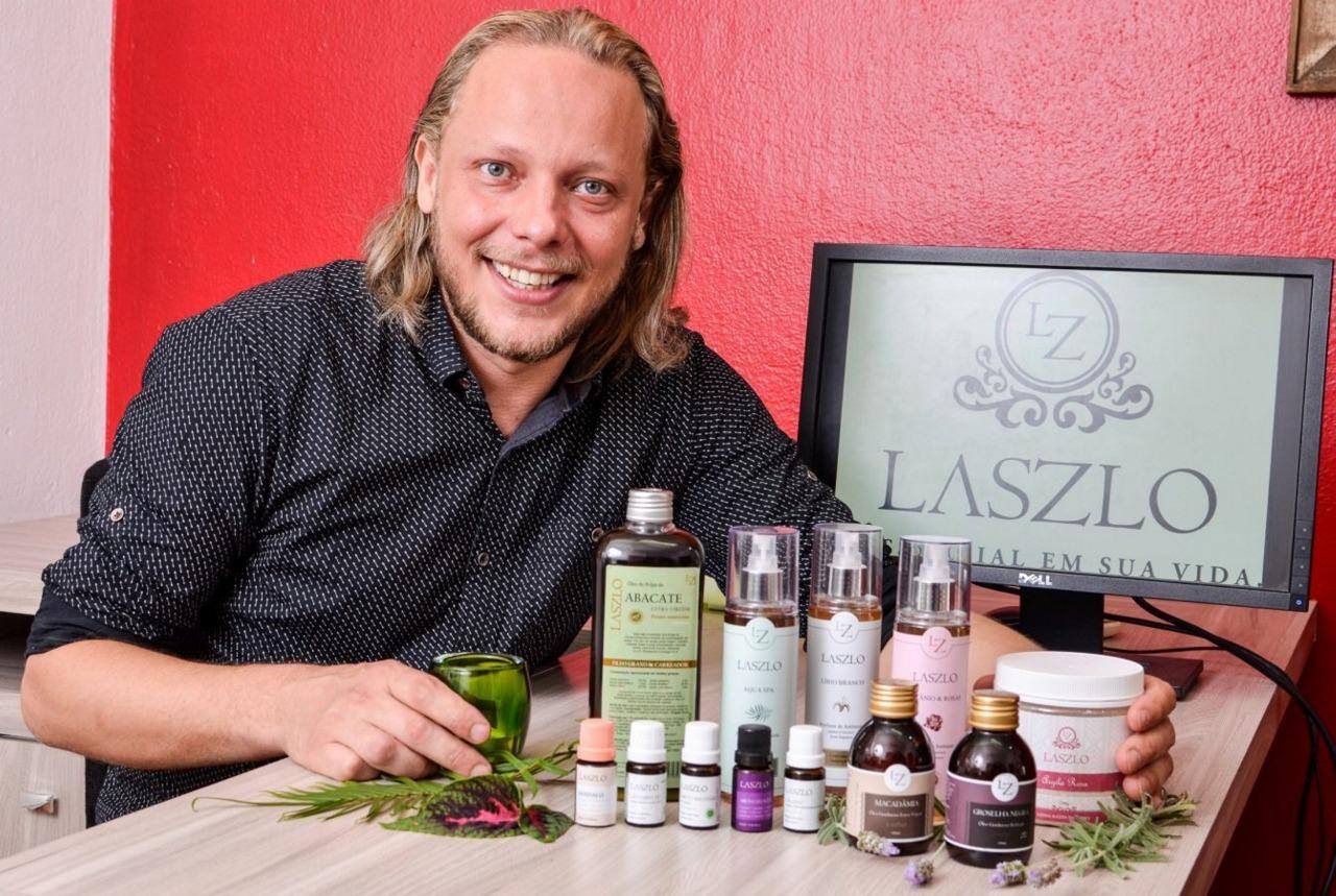 Fábián László é aromatólogo, especialista em óleos essenciais e CEO do Grupo Laszlo