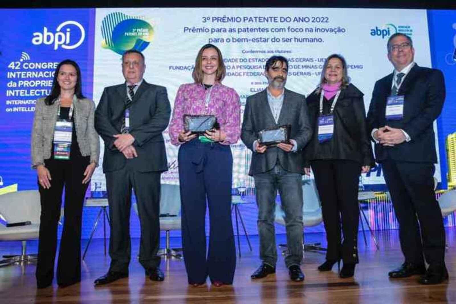 Pesquisadores da UFMG venceram um prêmio de patente do ano ao apresentarem um tecido inteligente que controla a temperatura corporal