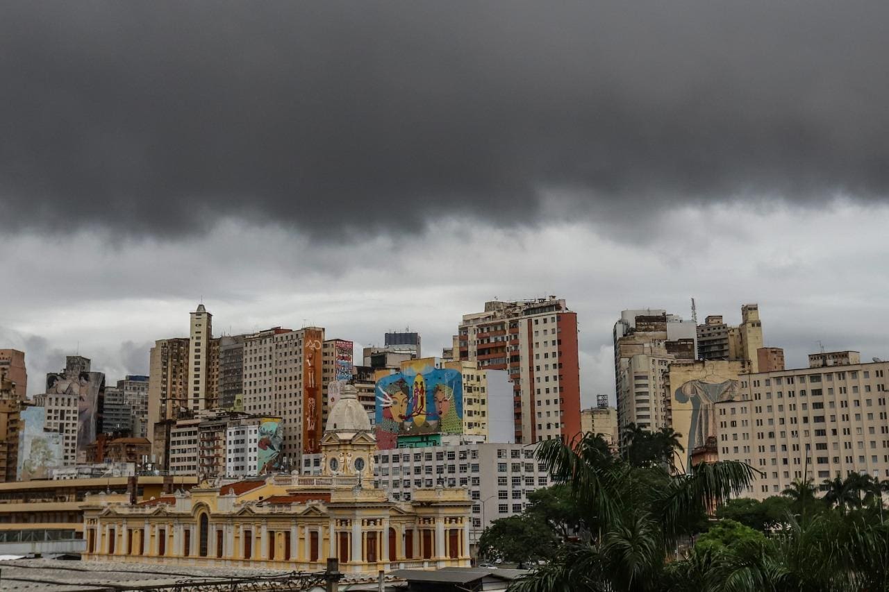 Céu nublado anuncia que as chuvas continuam em BH e na região metropolitana