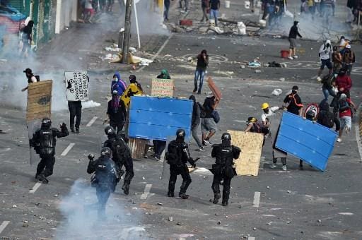 Centenas de pessoas ficaram feridas nos protestos