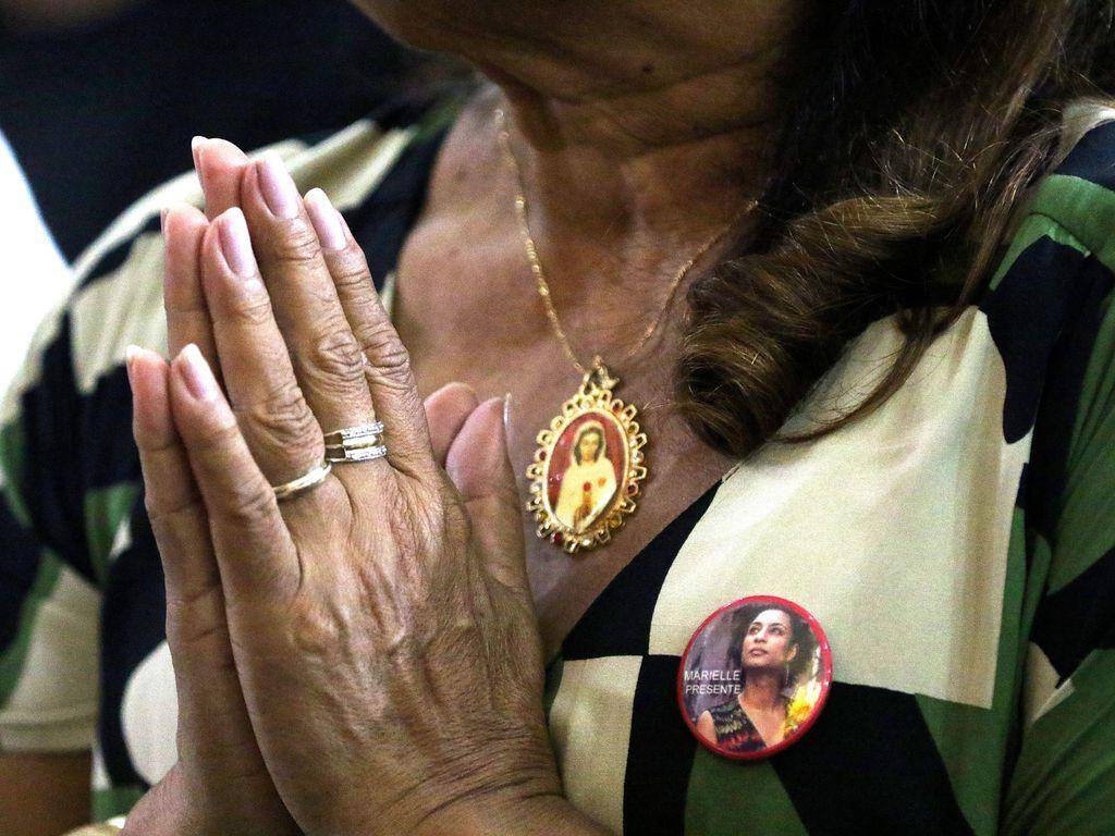 Marinete da Silva, mãe de Marielle Franco, em missa de 5 anos pelas mortes de Marielle e Anderson