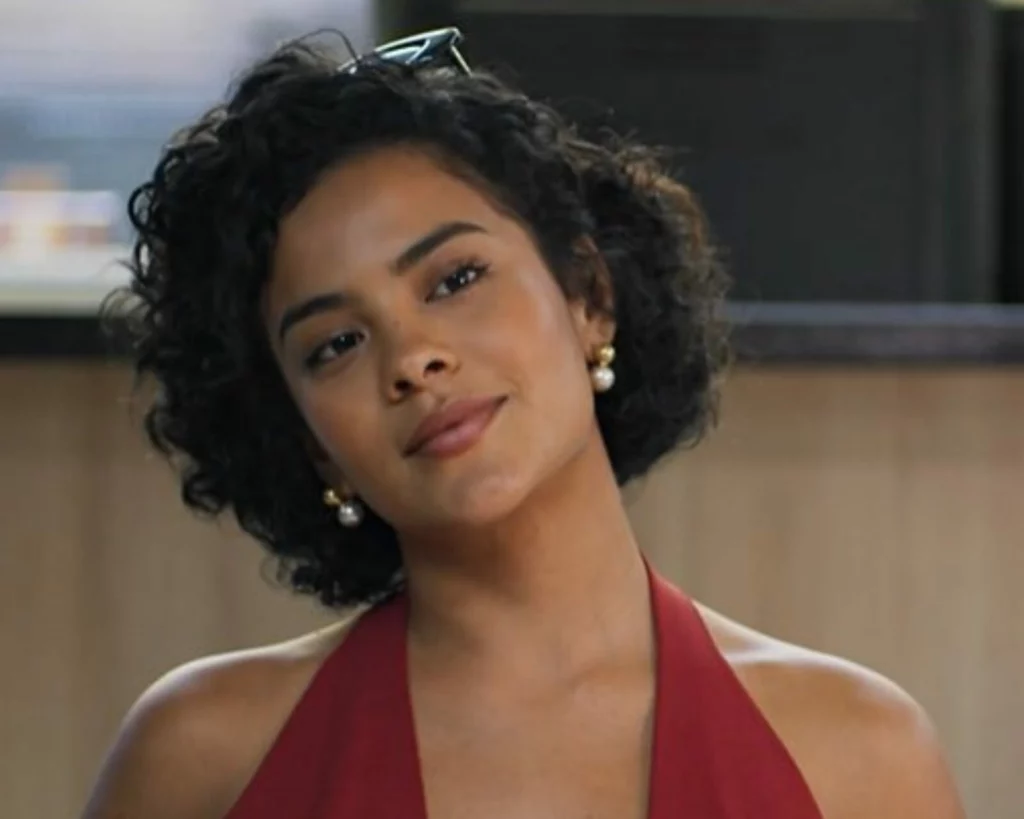 Bella Campos em Vale Tudo