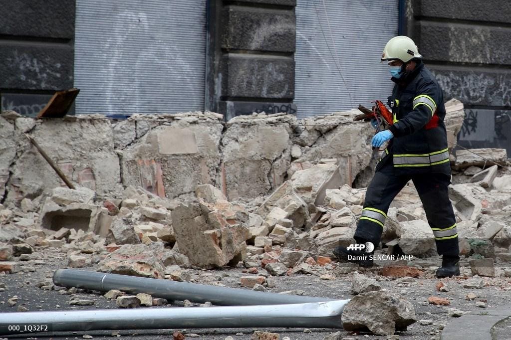 Terremoto destrói prédios na Croácia