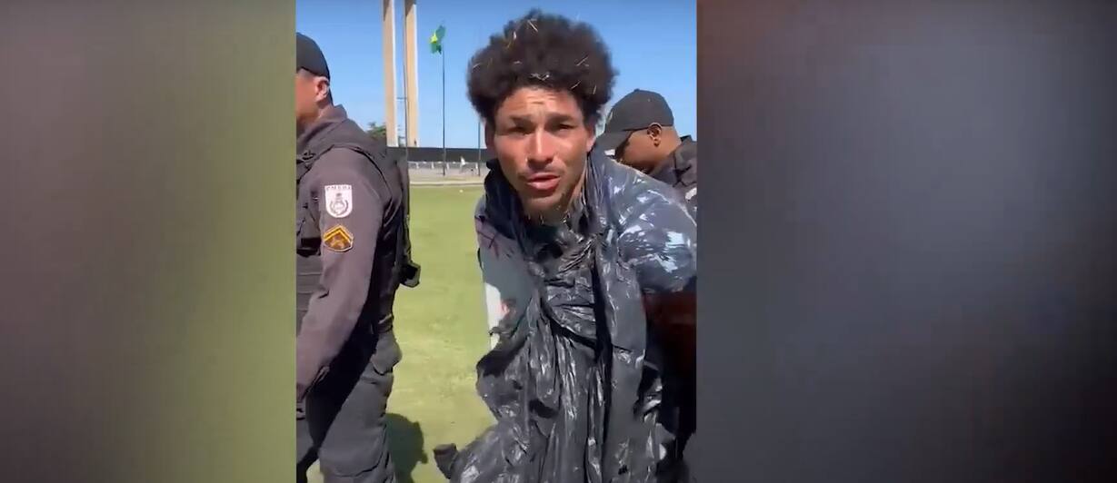 Morador de rua é detido no RJ acusado de furar bloqueio em motociata