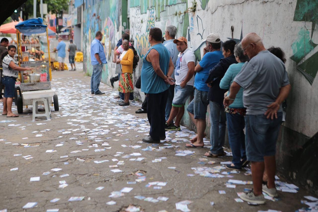 fila, eleitores