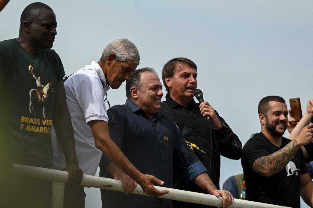 Ex-ministro da Saúde, Eduardo Pazuello participou de ato pró-Bolsonaro no Rio de Janeiro