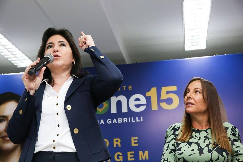 Na imagem, as senadoras Simone Tebet (esquerda) e Mara Gabrilli (direita)