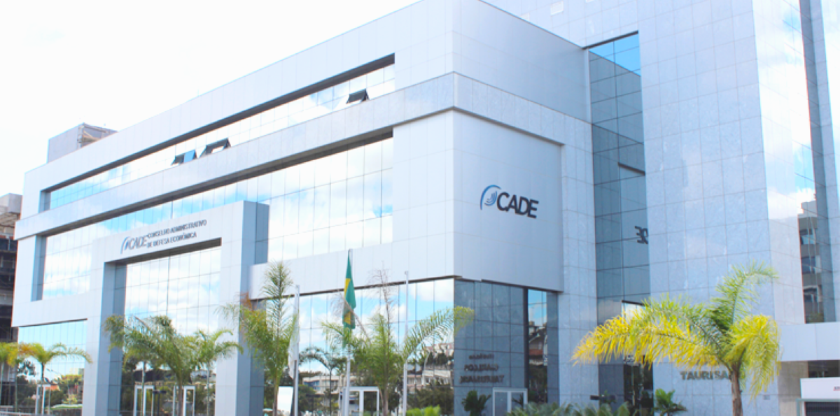 Cade é uma autarquia federal, vinculada ao Ministério da Justiça, com sede e foro no Distrito Federal