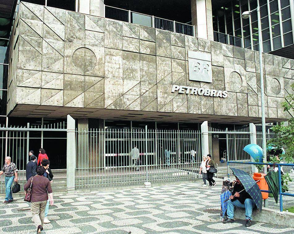 Petrobras reduz estimativa da dívida líquida para US$ 69 bilhões