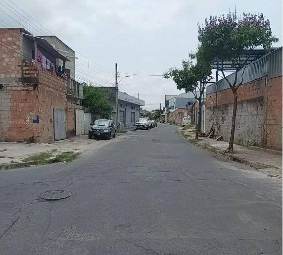 Moradores sofrem com guerra entre facções