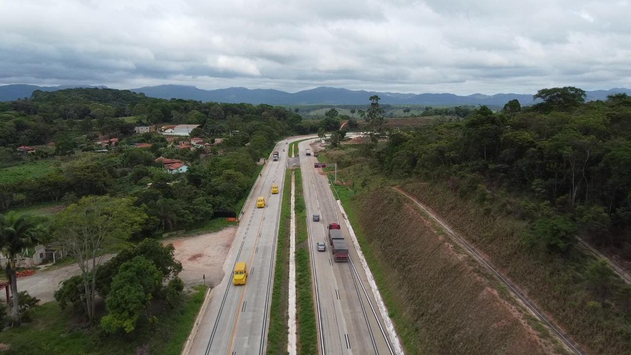 Projeto prevê a concessão, por 30 anos, do trecho de 303,4 km, desde o entroncamento com a BR-262 para Sabará até o entroncamento com a BR-116 para Governador Valadares