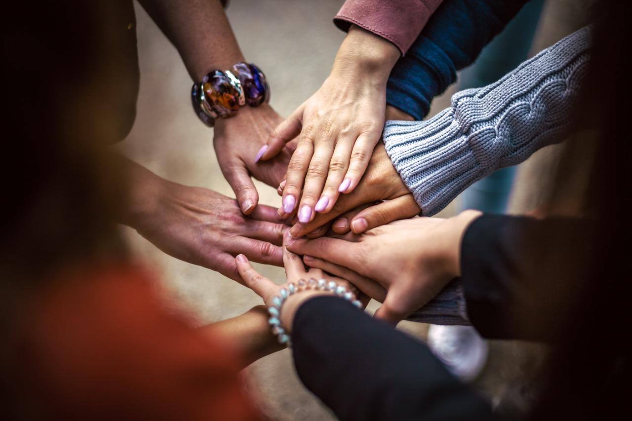 Um estudo conhecido como "Número de Dunbar", sugere que humanos só conseguem fazer 150 relações de amizade durante a vida