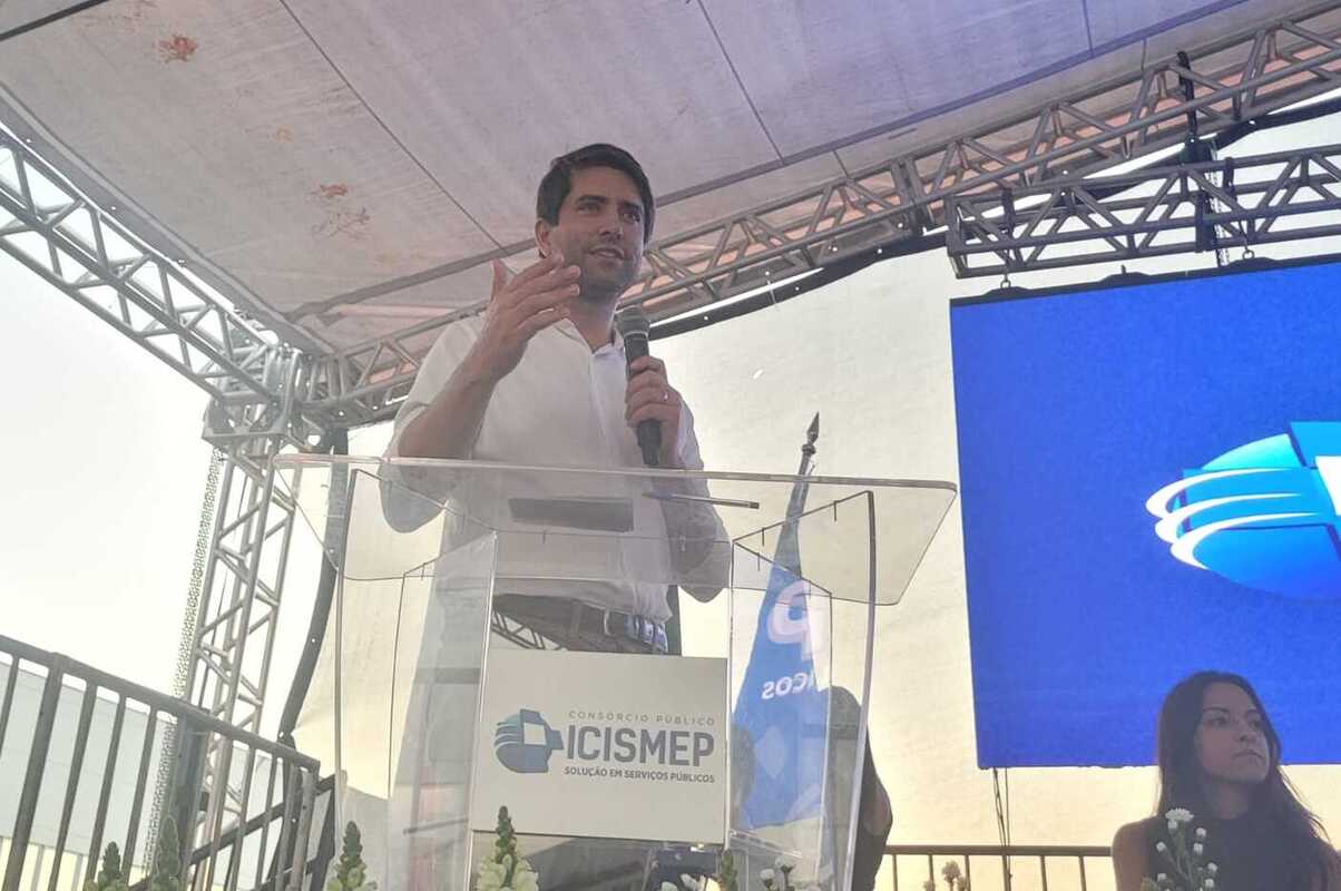O secretário de Estado de Saúde, Fábio Bacheretti, em evento em Igarapé