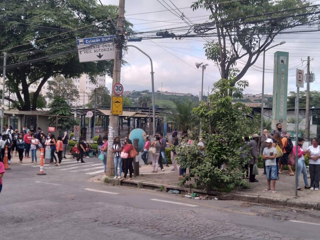 Estação Diamante amanheceu lotada