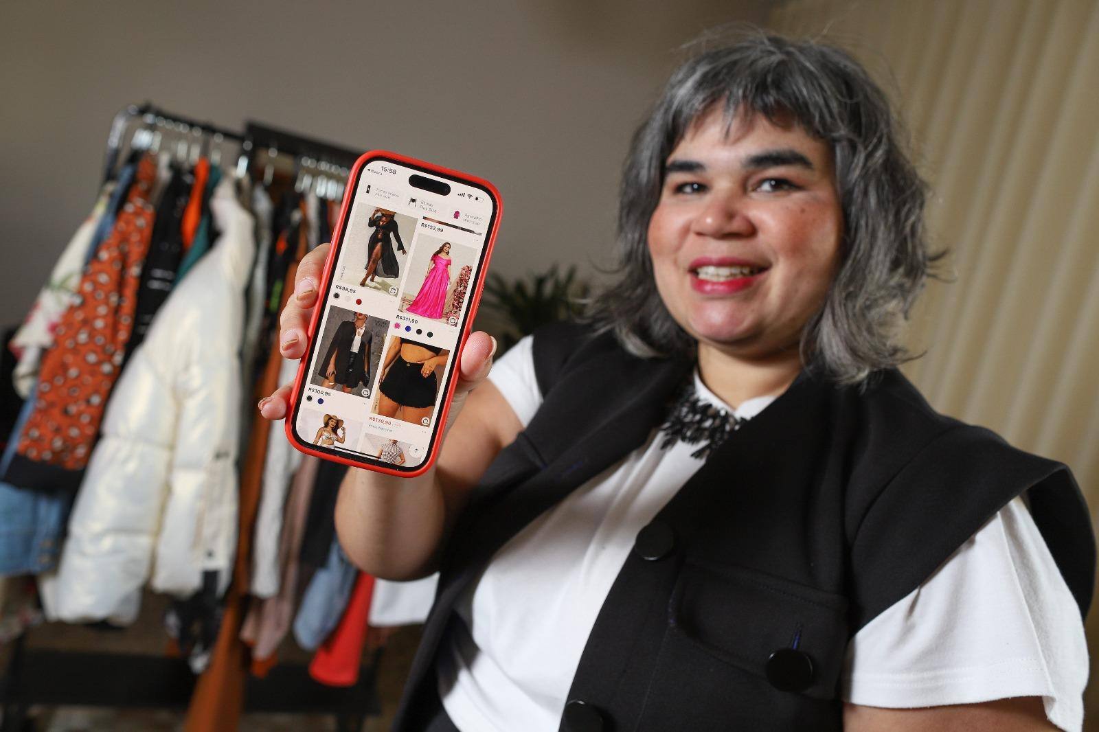 Carol Cyrne avalia positivamente as ofertas de roupas na Shein