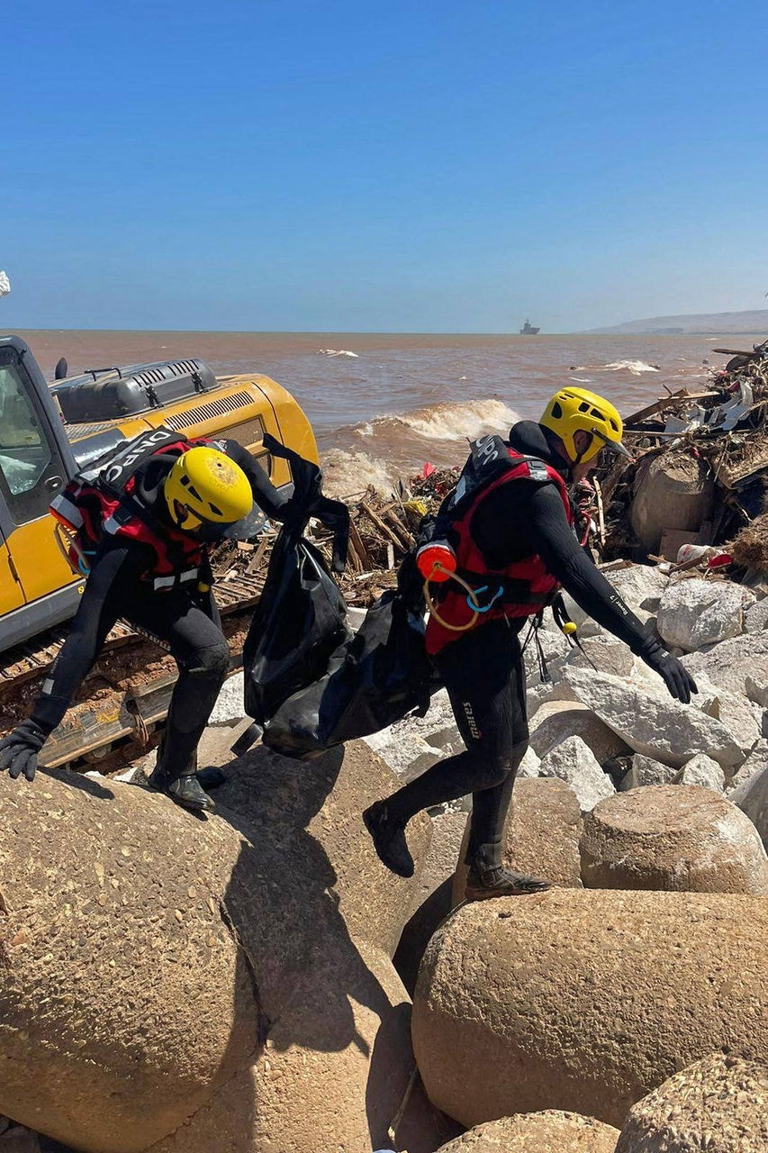 Equipes seguem com as buscas na Líbia