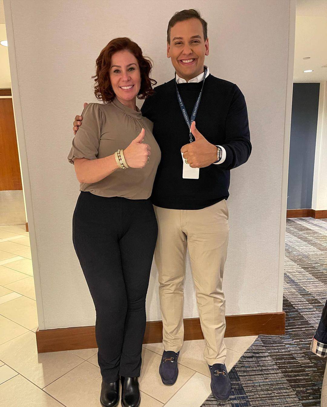 George Santos é republicano, apoiador de Bolsonaro e tem, em seu perfil no Instagram, uma foto com Carla Zambelli