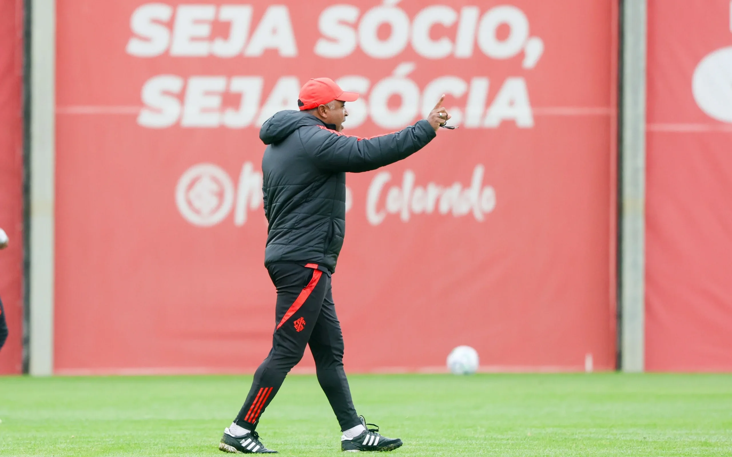 Roger Machado tem boas notícias no Inter. (Foto: Ricardo Duarte/SC Internacional)