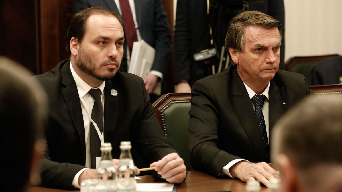 Vereador Carlos Bolsonaro com o pai, o presidente Jair Bolsonaro