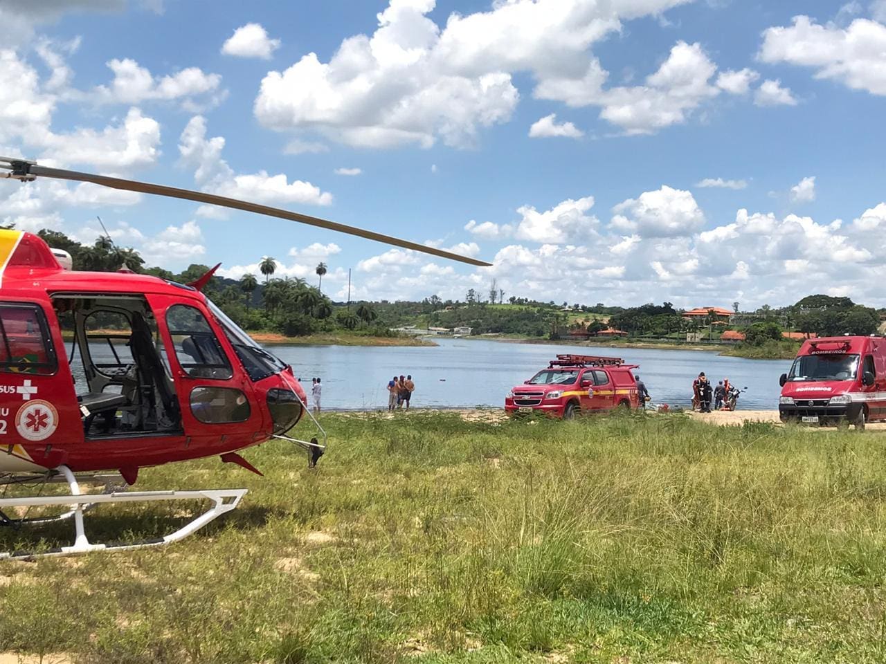 Corpo de Bombeiros encontram corpo afogado na lagoa Vargem das Flores. FOTO: Divulgação/Corpo de Bombeiros