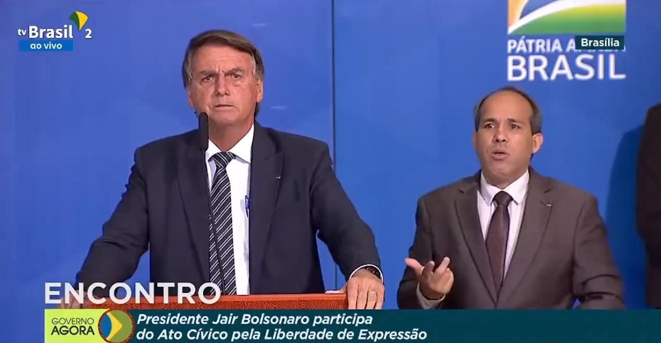 Fala equivocada do presidente aconteceu durante o Ato Cívico pela Liberdade de Expressão e vídeo viralizou nas redes sociais