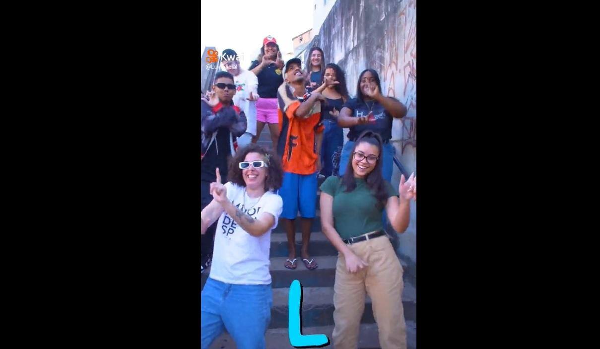 Lula estreou no Kwai com vídeo de jovens fazendo o L