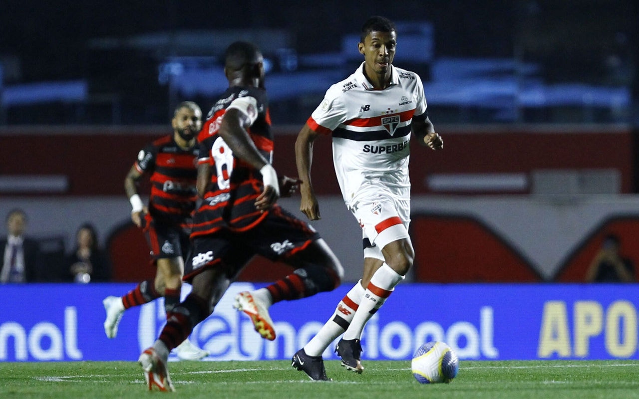 Flamengo e São Paulo disputarão jogos da FC Series neste mês (Foto: Marco Miatelo/AGIF)