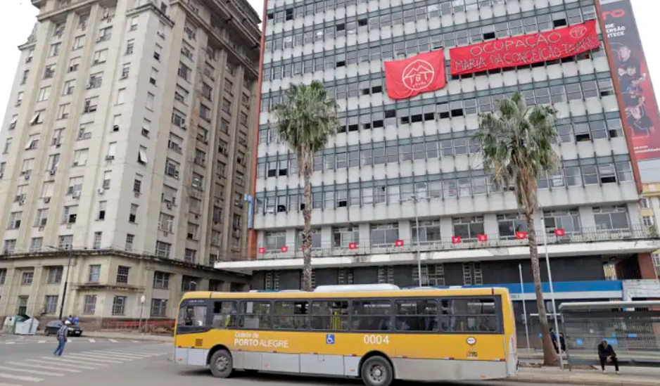 MTST ocupa prédio no Centro Histórico de Porto Alegre