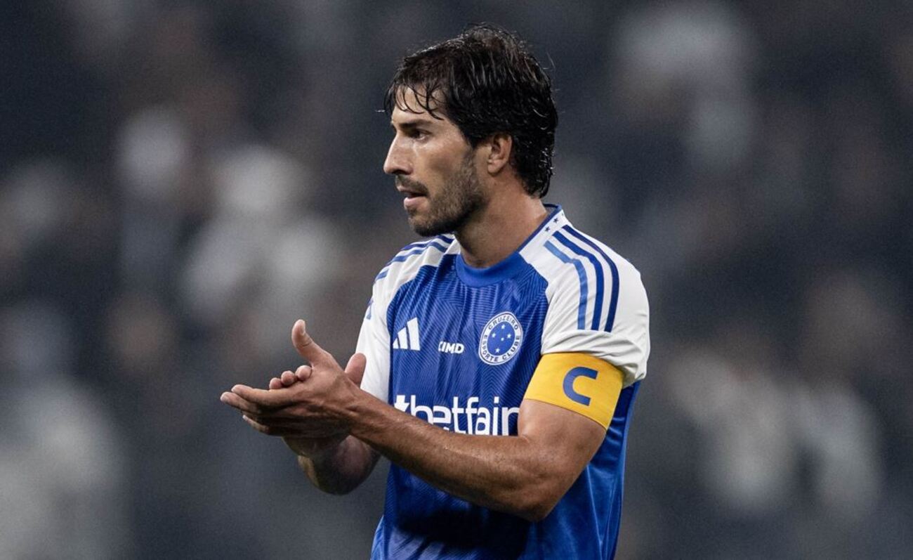 Lucas Silva atuou durante todo o jogo na Neo Química Arena