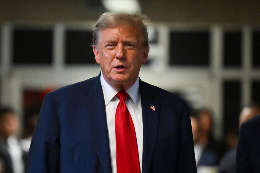 Donald Trump fala à imprensa após sair de tribunal