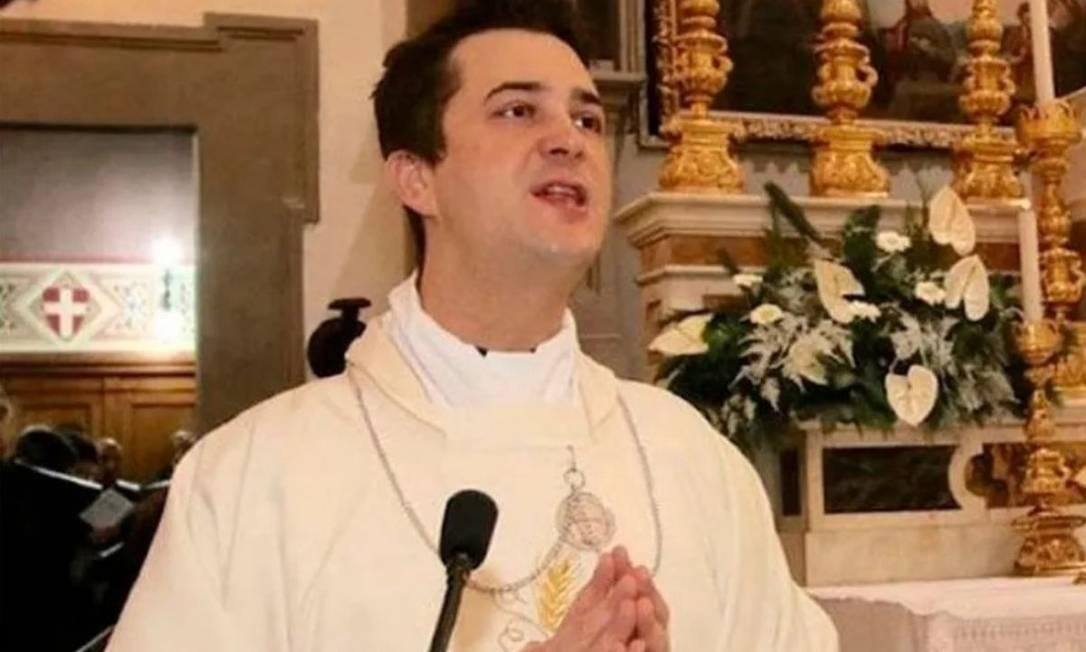 Segundo investigadores, Don Francesco Spagnesi, 40, participava dos encontros em que havia uso de entorpecentes como GHB e cocaína
