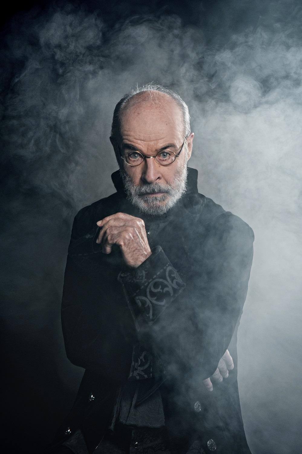Osmar Prado encarna um marquês sádico na peça 'O Veneno do Teatro', do espanhol Rodolf Sirera